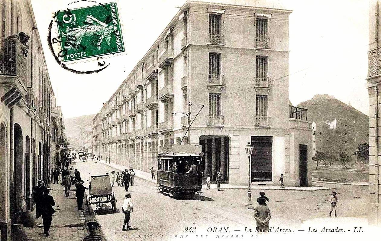 2231- Oran - Rue d'Arzew - Arcades - 1908.jpg